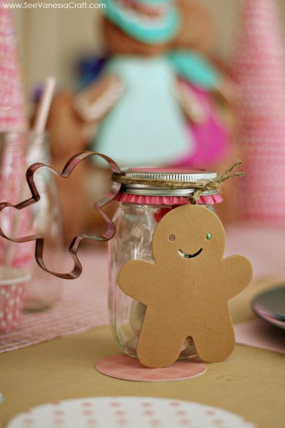 Gingerbread Playdough Kit Gift | www.seevanessacraft.com