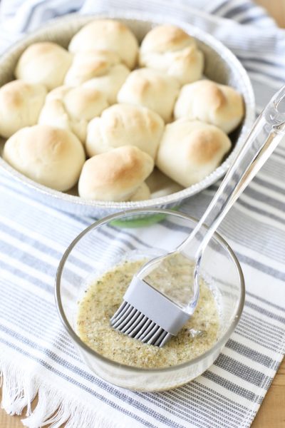 Homemade Garlic Parmesan Dinner Rolls Recipe\